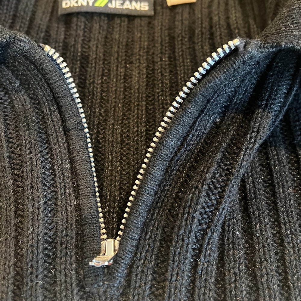 DKNY SWEATER - Picture 5 of 8